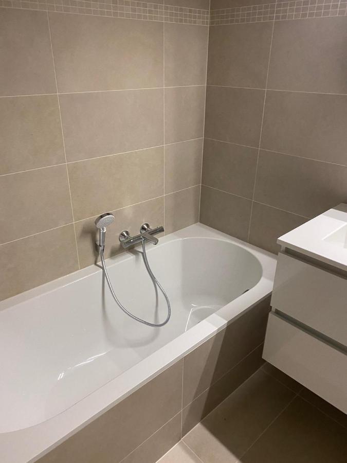 Lichtrijk 2-Slaapkamerappartement Met Zeezicht En Gratis Parking Ostende Exterior foto